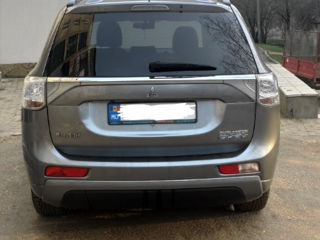 Mitsubishi Outlander foto 2