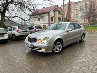 Mercedes E-Class foto 2