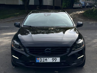 Volvo V60 foto 1