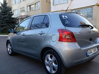 Toyota Yaris foto 3