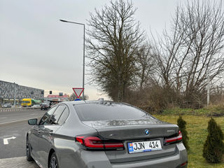 BMW 5 Series foto 3