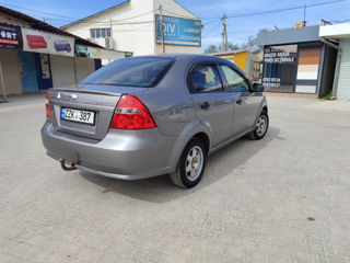 Chevrolet Aveo foto 4