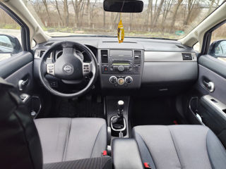 Nissan Tiida foto 10