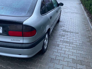 Renault Laguna foto 4