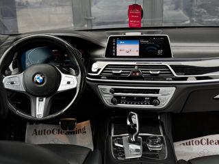 BMW 7 Series foto 10