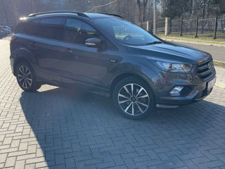 Ford Kuga foto 2