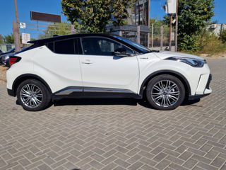 Toyota C-HR foto 4