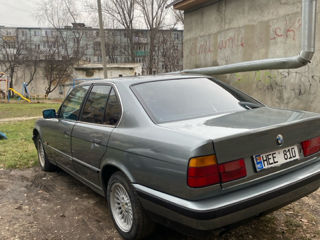 BMW 5 Series foto 3