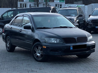 Mitsubishi Lancer foto 4