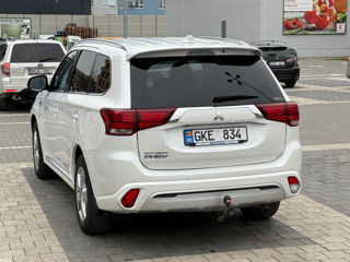 Mitsubishi Outlander foto 2