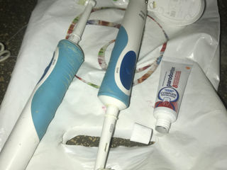 2x Oral b. Весь набор, заряжены. foto 1