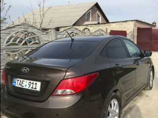 Hyundai Accent foto 4