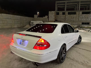 Mercedes E-Class foto 2