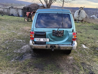 Mitsubishi Pajero foto 2