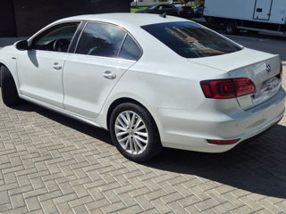 Volkswagen Jetta foto 6