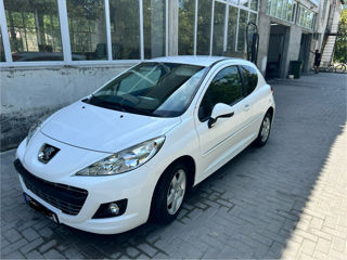 Peugeot 207 foto 2