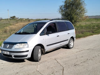 Volkswagen Sharan foto 2