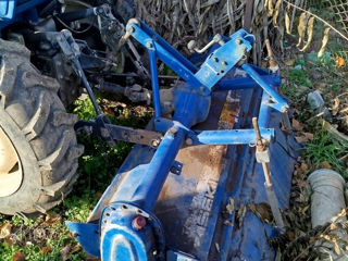 Vindem minitractor japonez iseki200 de 20 c.p.3100euro foto 6