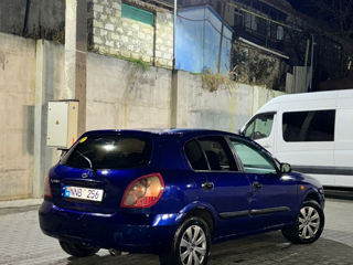 Nissan Almera foto 6