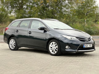 Toyota Auris foto 1