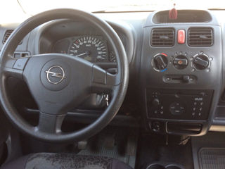 Opel Agila foto 9