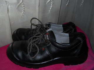 продам защитную обувь "TALAN" с вставками подноска и подошвой диэлектрической размер : 42 за 180 лей foto 3