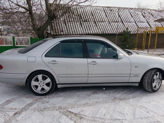 Mercedes E Class foto 3