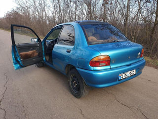 Mazda 121 foto 3