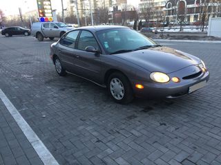 Ford Taurus foto 4