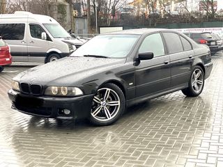 BMW 5 Series foto 3