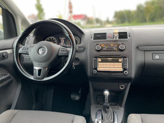 Volkswagen Touran foto 10