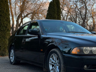 BMW 5 Series foto 3