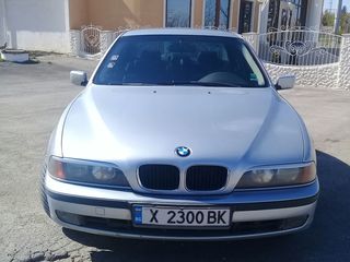 BMW 5 Series foto 1