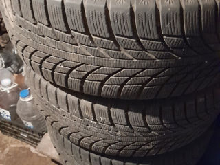 Se vinde cauciucuri de iarnă 205/55R16 Kumho