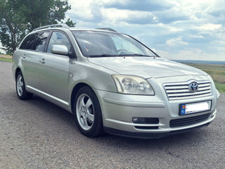 Toyota Avensis foto 3