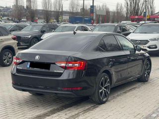 Skoda Superb foto 3