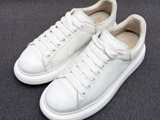 Alexander McQueen Oversized Sneakers. Размер 38. Оригинал. В хорошем состоянии. foto 3