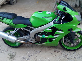 Kawasaki Zx6r foto 1