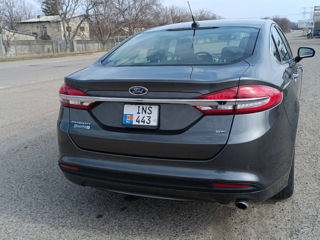 Ford Fusion foto 9