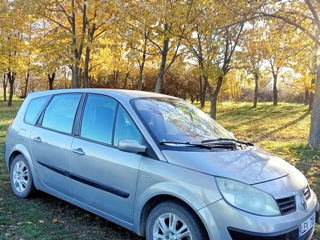 Renault Grand Scenic foto 2