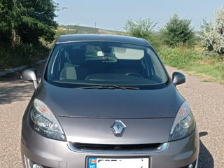 Renault Grand Scenic foto 2