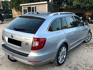 Skoda Superb foto 2