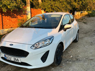 Ford Fiesta foto 1