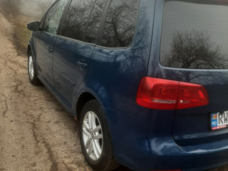 Volkswagen Touran foto 2