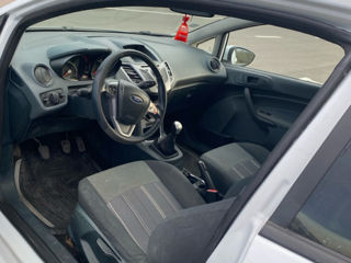 Ford Fiesta foto 6
