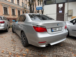 BMW 5 Series foto 2