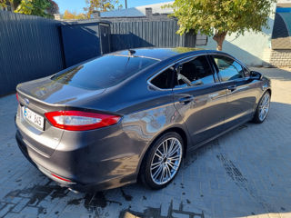 Ford Fusion foto 5