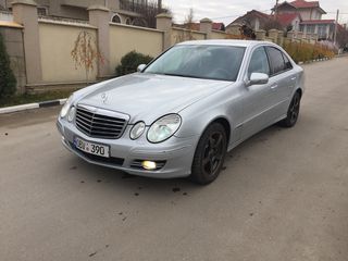 Mercedes E Class foto 2