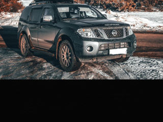 Nissan Pathfinder foto 2