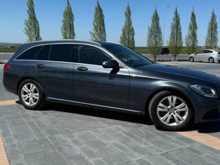 Mercedes C-Class foto 2